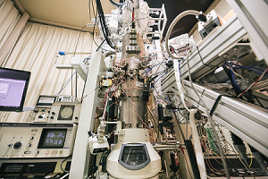 Spin-polarized ultrafast transmission electron microscope developed by our group